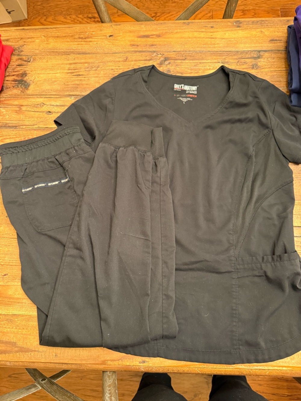 J17 - Grey's Anatomy Black Scrub Set - V-Neck Scrub Top and Joggers